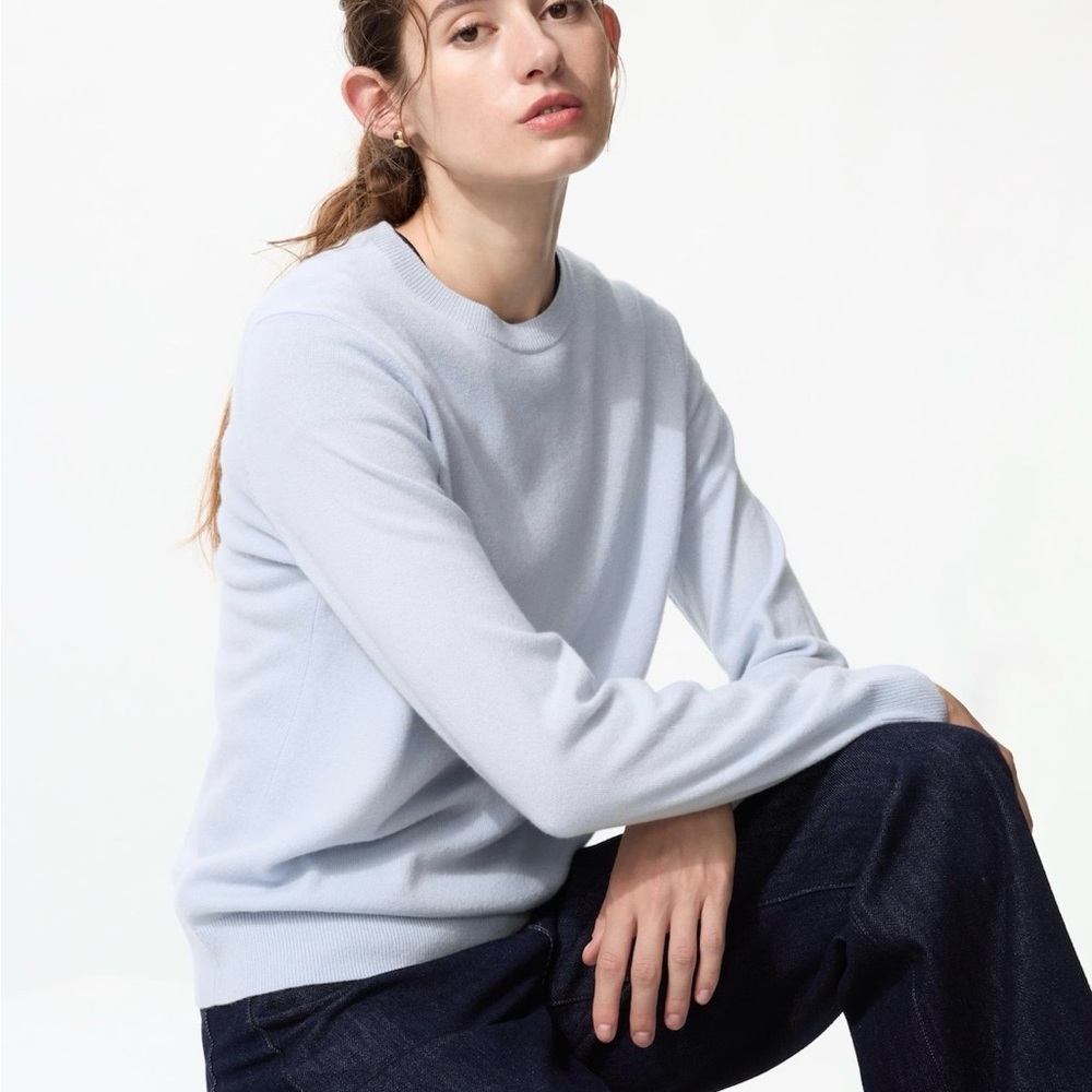 Like new 100% Cashmere Uniqlo Light Blue Crew Neck Sweater